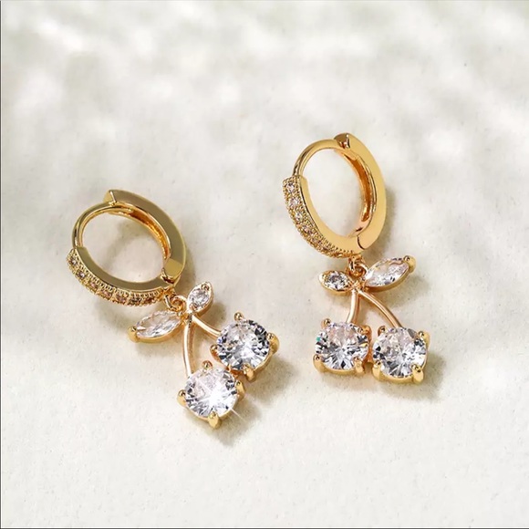 New Women’s Creative Dangle Diamond Earrings - Picture 4 of 5